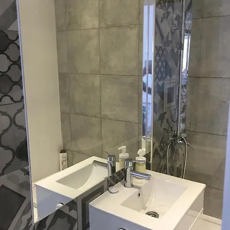 Charming 1 Bedroom Near Tagus River Alcantara 4 People Apartment