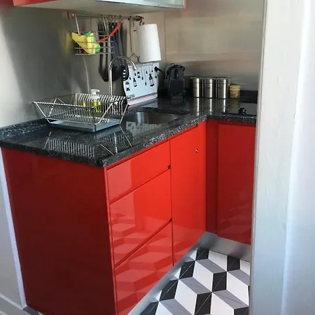 Charming 1 Bedroom Near Tagus River Alcantara 4 People Lisbon
